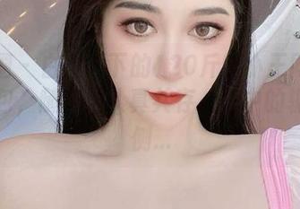 微密圈 – 白衬衫下的120斤的小王同学全套图包，随意与认真共存，其中的辗转反侧…