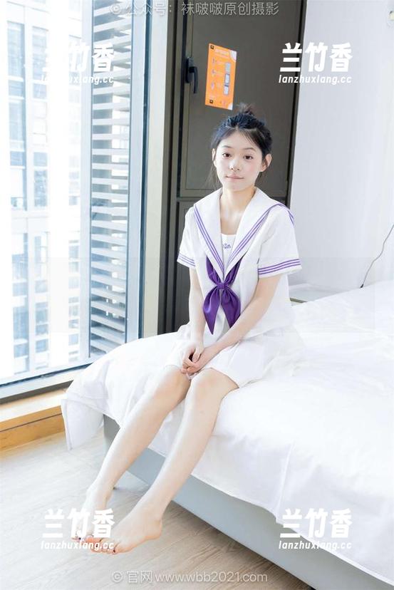 BoBoSocks袜啵啵 - 小奶熊和她的短白棉袜全集，谁能不爱？