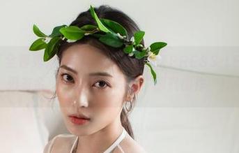 看G.su(全智秀)如何在LEEHEEEXPRESS-LEBE里游刃有余，一场写真界的“即兴创作”！