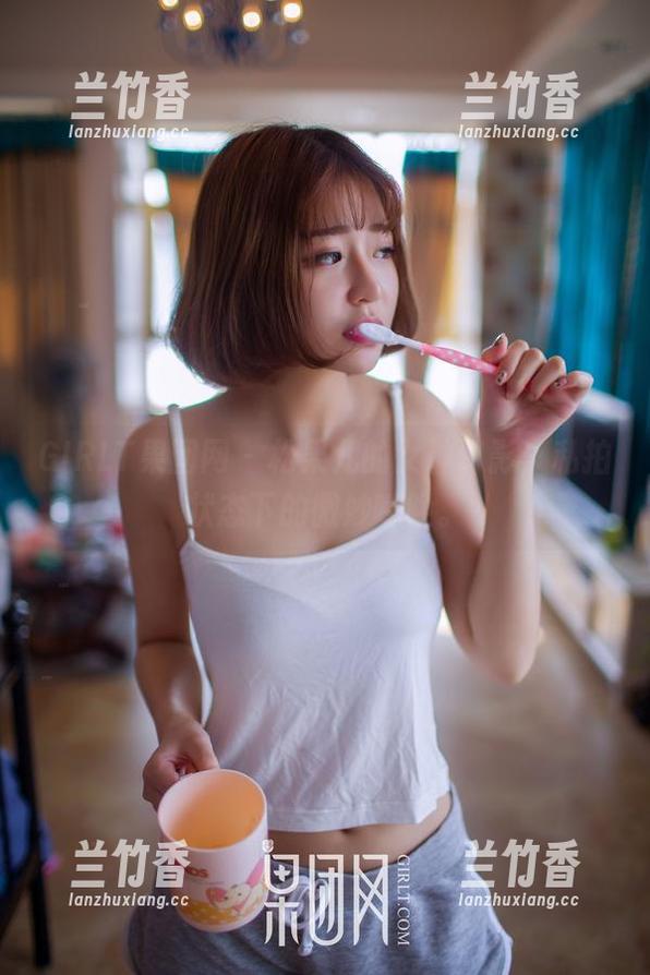 GIRLT果团网 - 松果儿的女神幻影，私拍状态下的微妙呼唤。