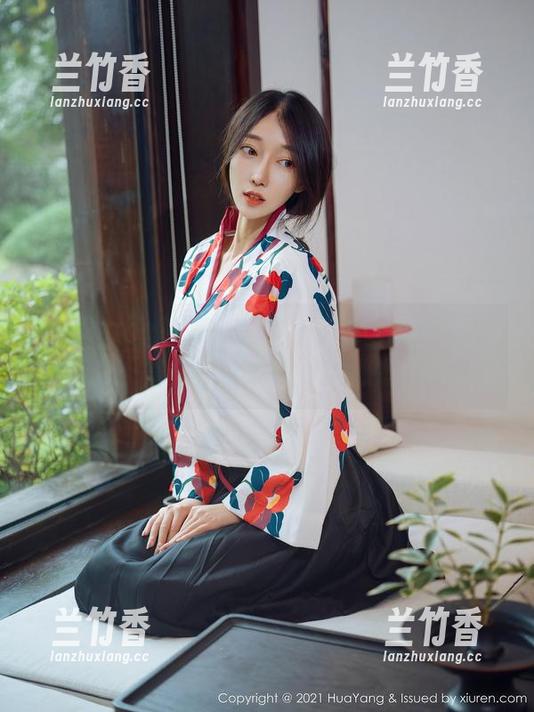HuaYang花漾-赵惟依coco HuaYang花漾 - 白色写真里的赵惟依coco,整个画面透着一股憨态可掬