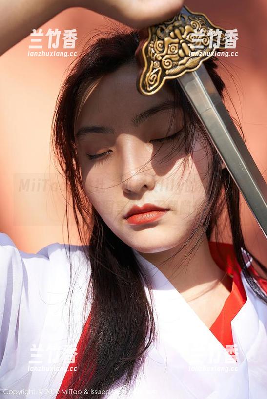 MiiTao蜜桃社-小魔女lily MiiTao蜜桃社 - 小魔女lily的居家日常,全套图享受,下载随你