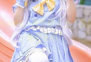 Sayo Momo，灰丝的女王，美图里有人放烟花吗？