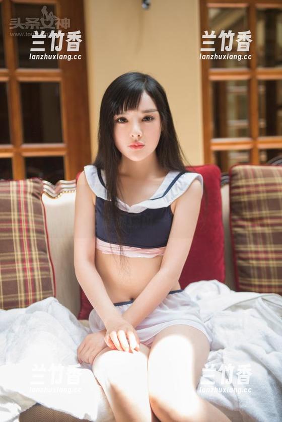 TouTiao头条女神 - 短裙下的杜花花，原图资源探讨一下？