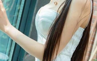 UGirls尤果网 – 这士气真不错，蒋贝贝的圣诞原图——能当壁纸太不厚道了吧？