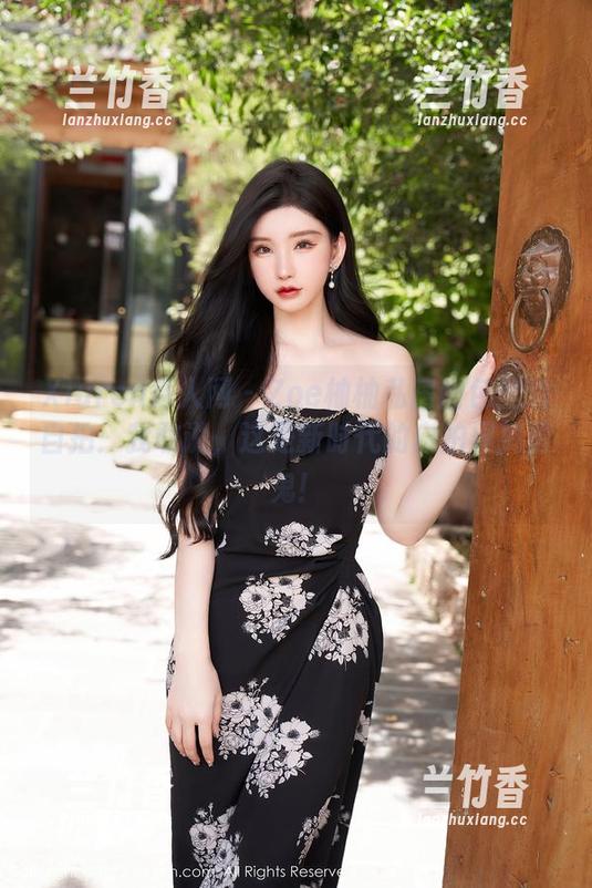 Xiuren秀人网-Zoe柚柚 Xiuren秀人网 - Zoe柚柚私房图包里的自拍:我敢说,这是新时代的自拍界捣蛋鬼!