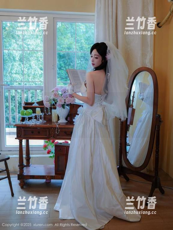 Xiuren秀人网 - 办公室大变身：summer宝宝全集原图送给你，看她如何轻松驾驭职场！
