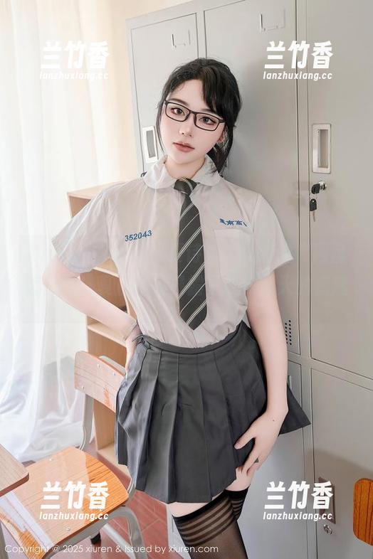 Xiuren秀人网 - 夏诗诗Sally的“网盘旋风”！夏日作品暴露了我对夏天的痴迷。