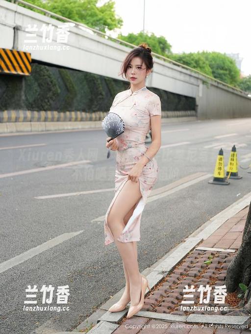 Xiuren秀人网-奶芙乔乔 Xiuren秀人网 - 奶芙乔乔比基尼写真:不怕晒黑,就怕尴尬