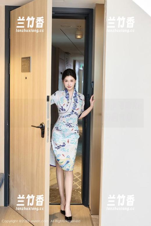 Xiuren秀人网-小海臀Rena Xiuren秀人网 - 好奇?来看看小海臀Rena的JK写真合集,满满的校园气息