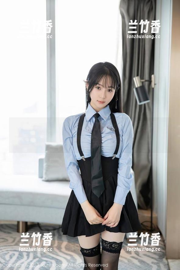 Xiuren秀人网-林文文yooki Xiuren秀人网 - 林文文yooki短裙写真,不下载你会后悔的喔