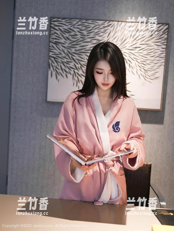 Xiuren秀人网 - 网袜写真：樱桃小阑子又放大招，谁能抗拒啊！