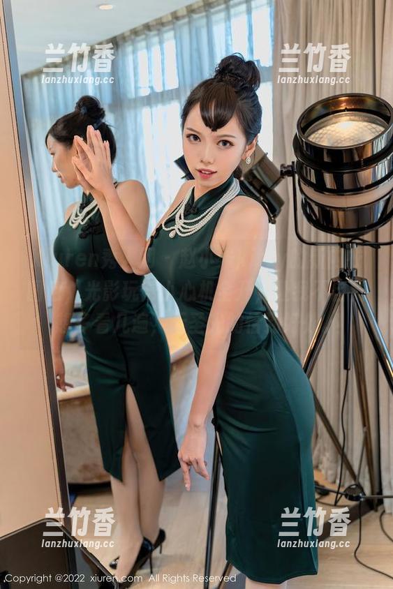 Xiuren秀人网 - 赵小米kitty的新内衣图包，光影玩得小心机全开，让我不自觉想多看几遍，无圣光的恰到好处。