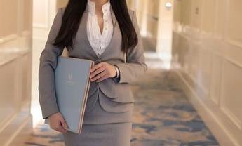 YouMi尤蜜荟 – Carol周妍希制服写真：随手捡本书，转身变身“学霸”。
