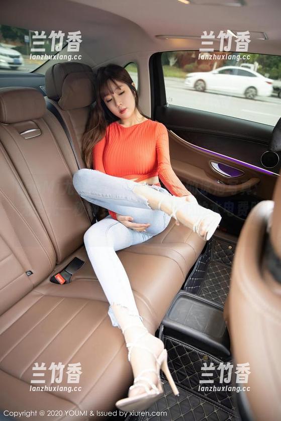 YouMi尤蜜荟-刘钰儿 YouMi尤蜜荟 - 闯入刘钰儿的泳池写真:无圣光一秒钟变成了我最开心的水电费账单!