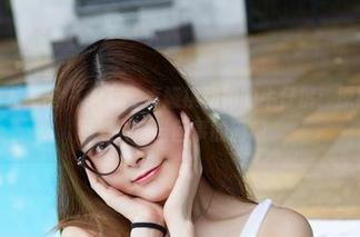 YouWu尤物馆 – Cris_卓娅祺和她的牛仔裤：原图里有种不把自己当回事的洒脱。