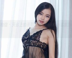 YouWu尤物馆 – 天台上的光影游戏，FoxYini孟狐狸的高清写真真有一手！