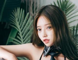 赶快下载，eloise软软女王的COS画风让你一秒想当皇后！