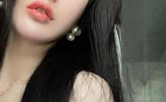 微密圈 – 不爱笑的赛琳的连体衣大片！选集里隐隐约约有个腔调在诱惑我过来看个究竟