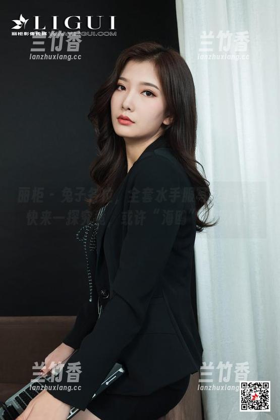 丽柜 - 兔子各位，全套水手服写真在此，快来一探究竟，或许“海鸥”是我哦！