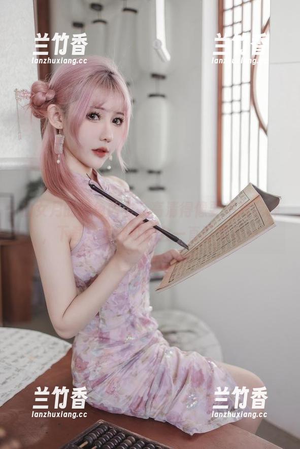 仙女月的粉色内衣，高清得像要把我吃掉，下载之后我可能会一直盯着看…