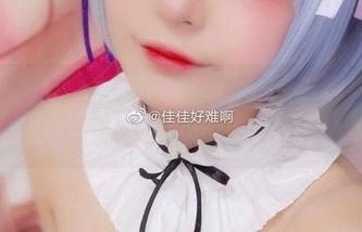 这不仅是照片，是佳佳好难啊的小熊比基尼快闪！