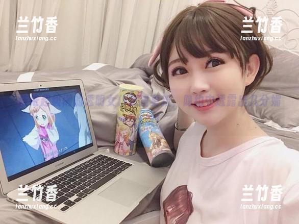 依依超级懒 依依超级懒的透明女仆套图更新,隐约中透露出几分媚态哦!