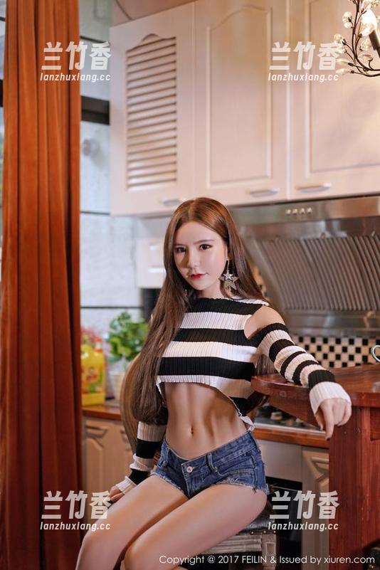 嗲囡囡 - 相册里的PaPa妈咪女孩，全套服饰搭配得真不错，就那么自然啊，图片里的她好可爱！