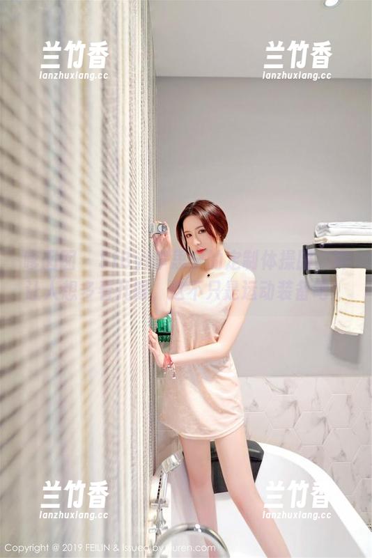 嗲囡囡 - SiByl李思宁的定制体操服，真让人想多看几眼，这不只是运动装备吧！