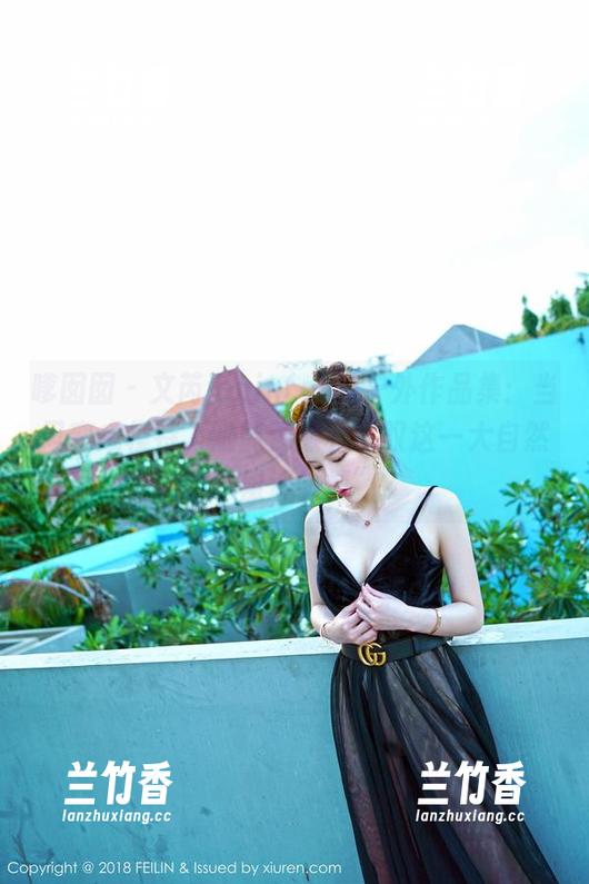 嗲囡囡 - 文芮jeninfer的户外作品集：当风变成模特，她能否顺利驾驭这一大自然的“雄浑纵情”？