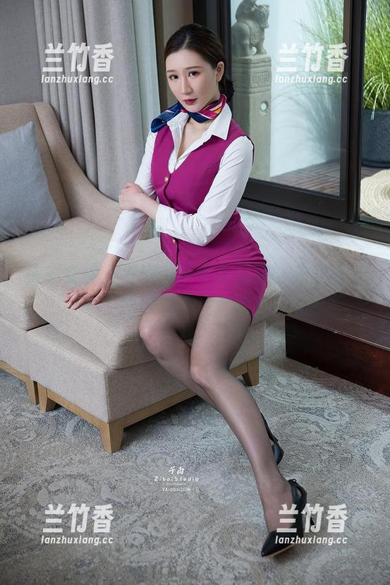 头条女神-乔安 头条女神 - 乔安的毛衣作品集,光是秀秀也能引人注意吧?