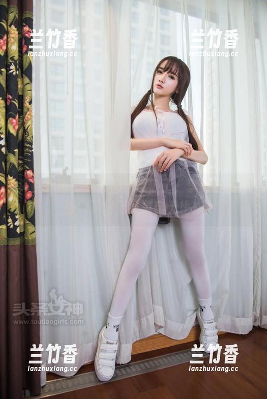 头条女神 - 夏天都不嫌热了，李丽莎的白色，下载保证清爽无比！
