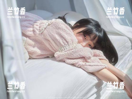 给旅行加点戏：姜仁卿(강인경)的cos写真，角色转换随时上演