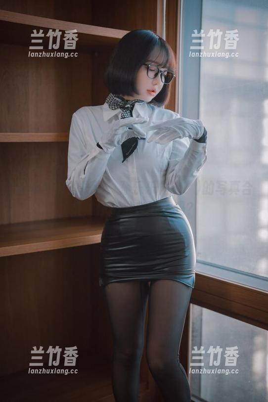 高跟鞋中的奇遇：孙乐乐(손예은)的写真合集，你们准备好了吗？