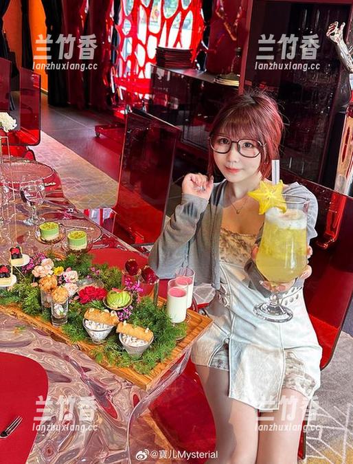 更新！宝儿mysterial的温柔cos，完全是无法抵挡的小罪恶。