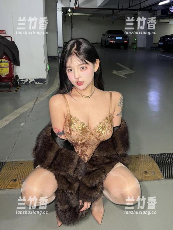 微密圈 - 死库水背后的故事，小优优子写真集独家分享