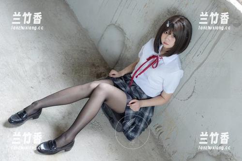 少女秩序-晞可 少女秩序 - 晞可的美图大作,不只长腿,还有一大堆墙壁装饰的小心思