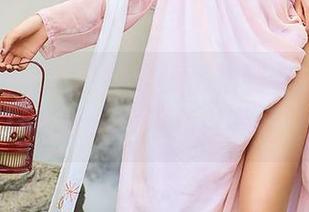 尤蜜荟 – 把夏日的火热都拍到合法萝莉的写真里，没圣光也蛮好！