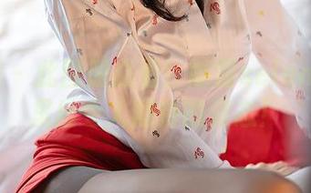 尤蜜荟 – 此图册必看！娜露selena的裤里丝令人期待的姿态！