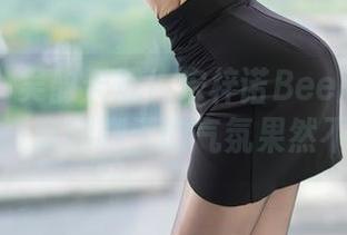 尤蜜荟 – 吴韵天成！宋梓诺Bee高跟鞋私拍合集，盘腿聊天的气氛果然不一般。