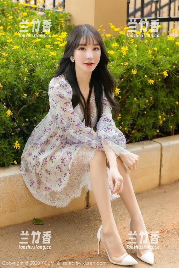 尤蜜荟 - 玥儿玥er的“女友”套图，真让我想多了，私拍的姿势也挺特立独行