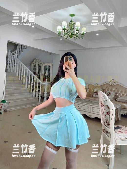 微密圈 - 自家浴室还是网盘里右滑？每次下载张老师的作品都有点期待。