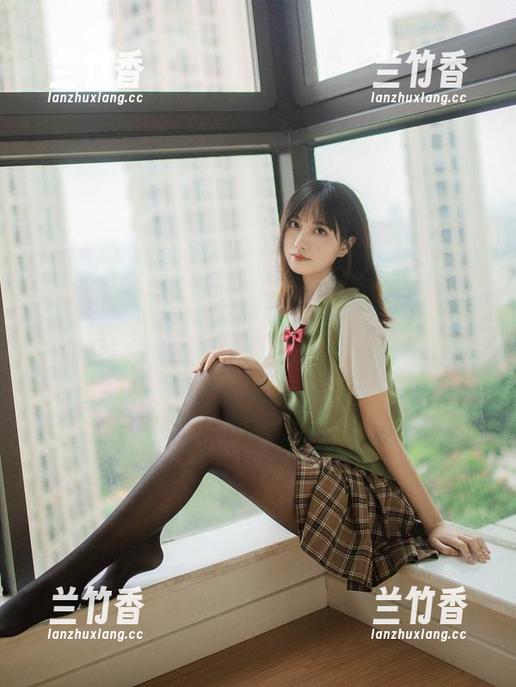 念雪ww的兔女郎合集，忽然觉得自己也想穿上那身兔子衣服了…