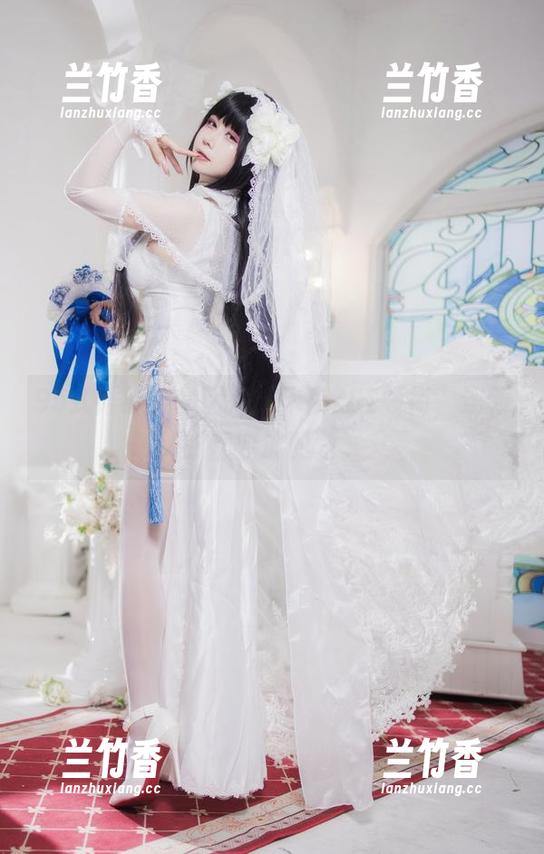 末夜787 95式婚纱全套图片:末夜787领衔,连新郎都变成配角。