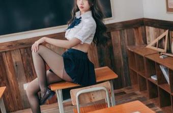 杏仁曲奇，带你直达眼镜娘的高叉魅惑！网盘下载走起！