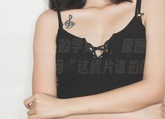 果团网 – 周晓唯的学妹照，原图带着一丝不安分，真想问“这照片谁拍的啊？”