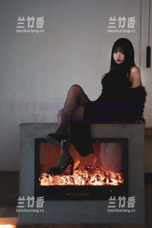 柒柒不可爱的网袜冒险-原图翻到哪儿就看哪儿，图集大家怎么觉得？