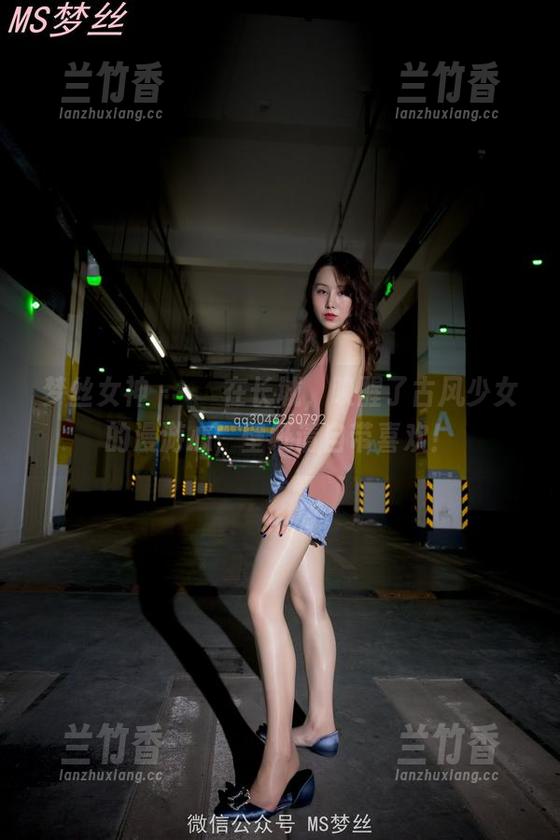 梦丝女神 - 玥玥在长城，唤醒了古风少女的漫游心，壁纸请自带喜欢！