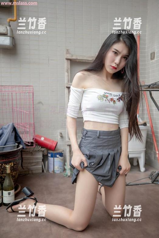 梦丝女神 - 花月舞在线秀“白衬衫”，说实话，这也太好看了吧。