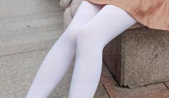 森萝财团 – 双马尾搭配白丝，这不仅是搭配，这是小奶糕Milky给我的强心剂！吃瓜原图赶紧看！